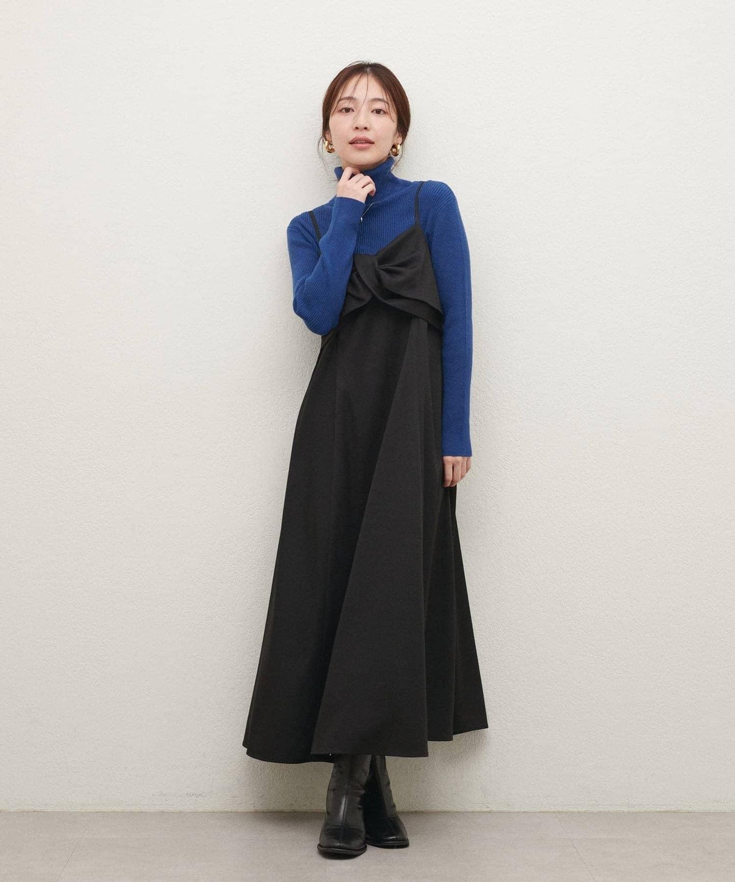 〈osono〉扭結蝴蝶結吊帶連衣裙