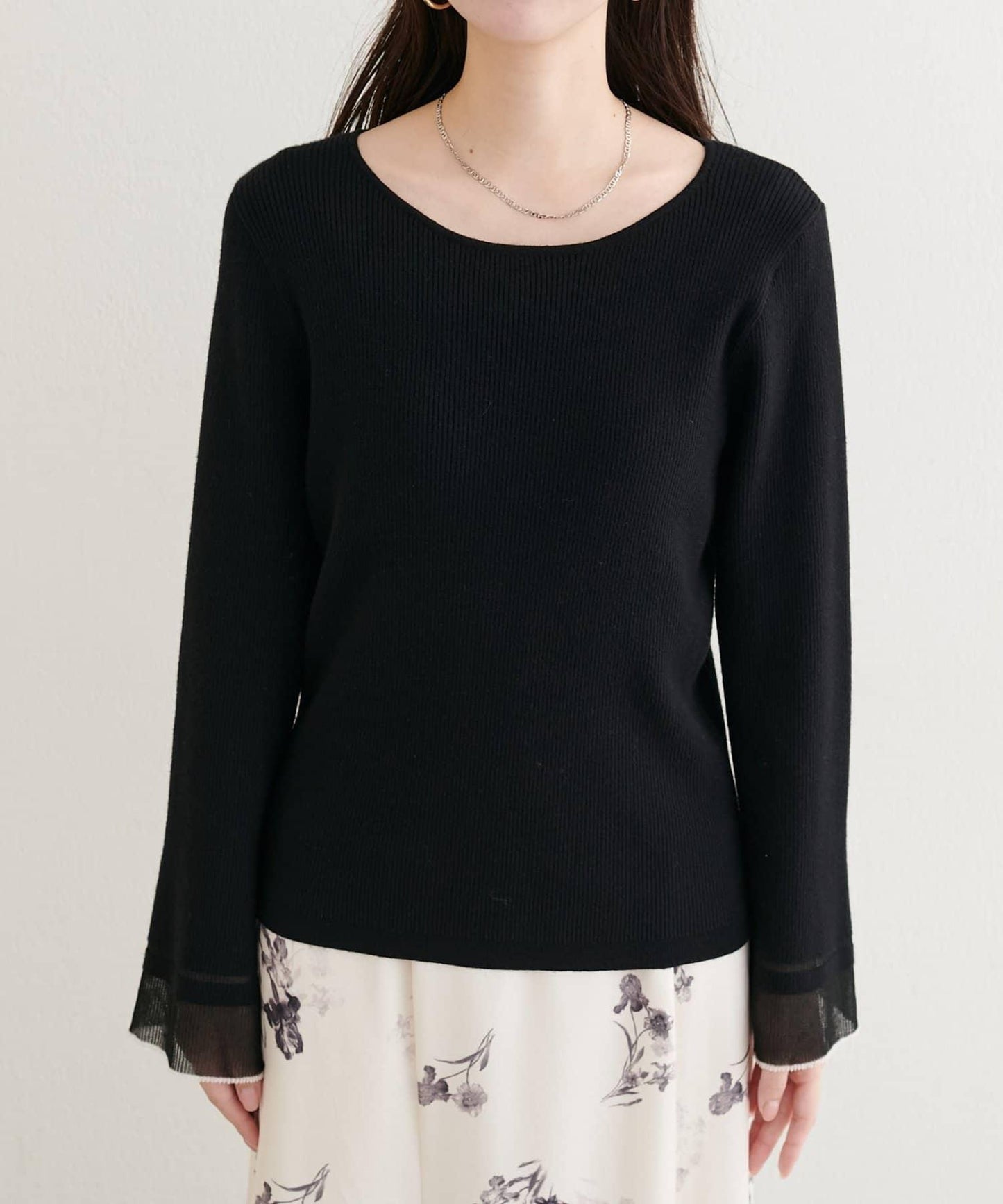 袖口透視喇叭袖針織衫