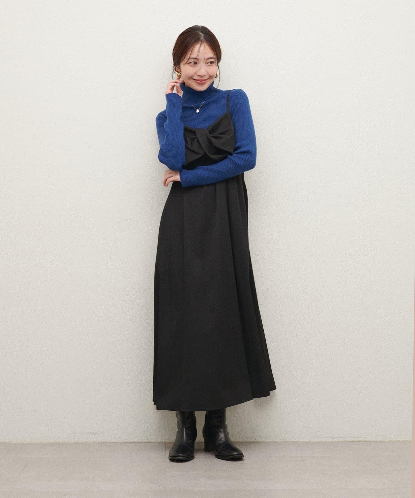 〈osono〉扭結蝴蝶結吊帶連衣裙