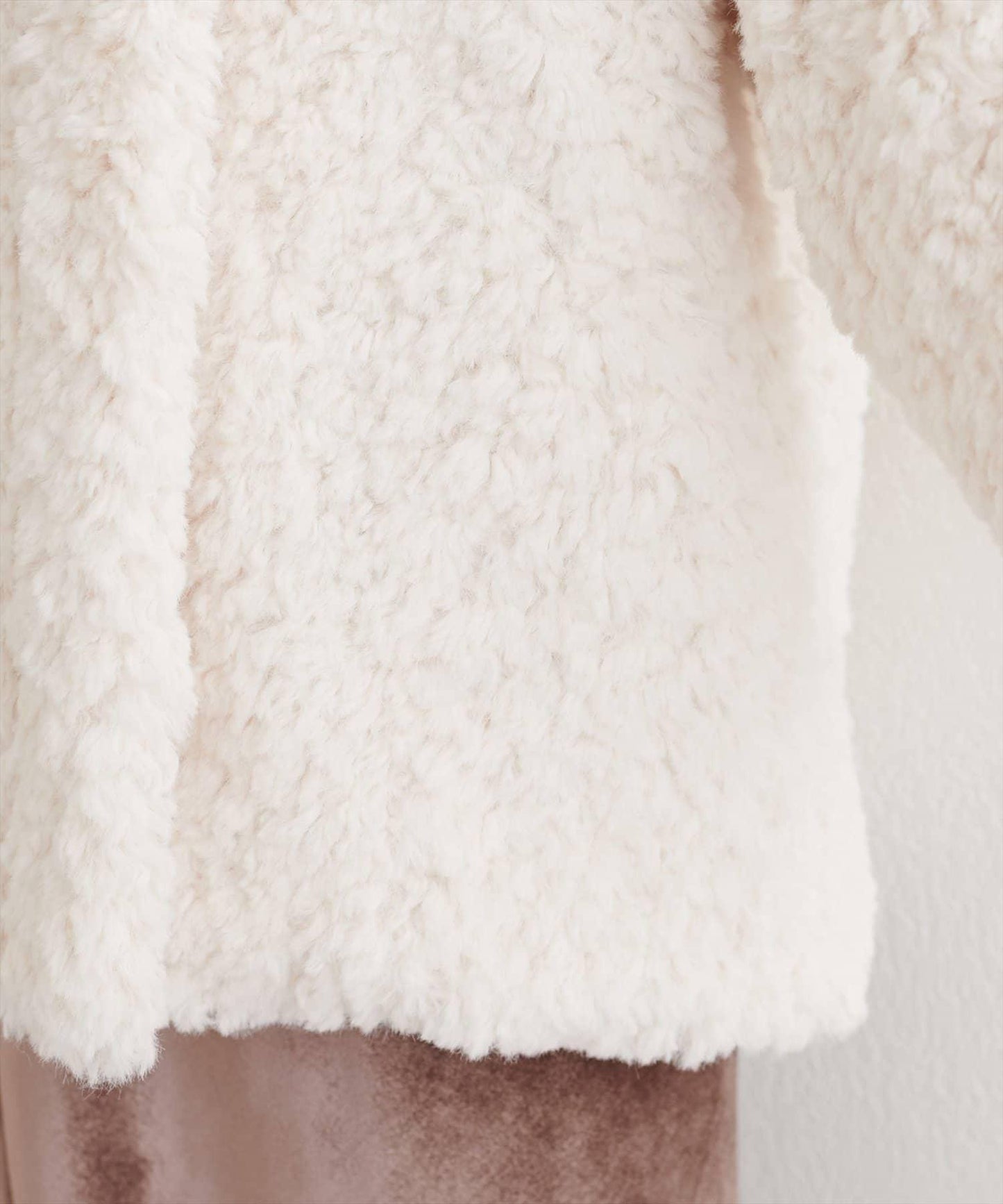 拼色仿羊羔絨中長款大衣