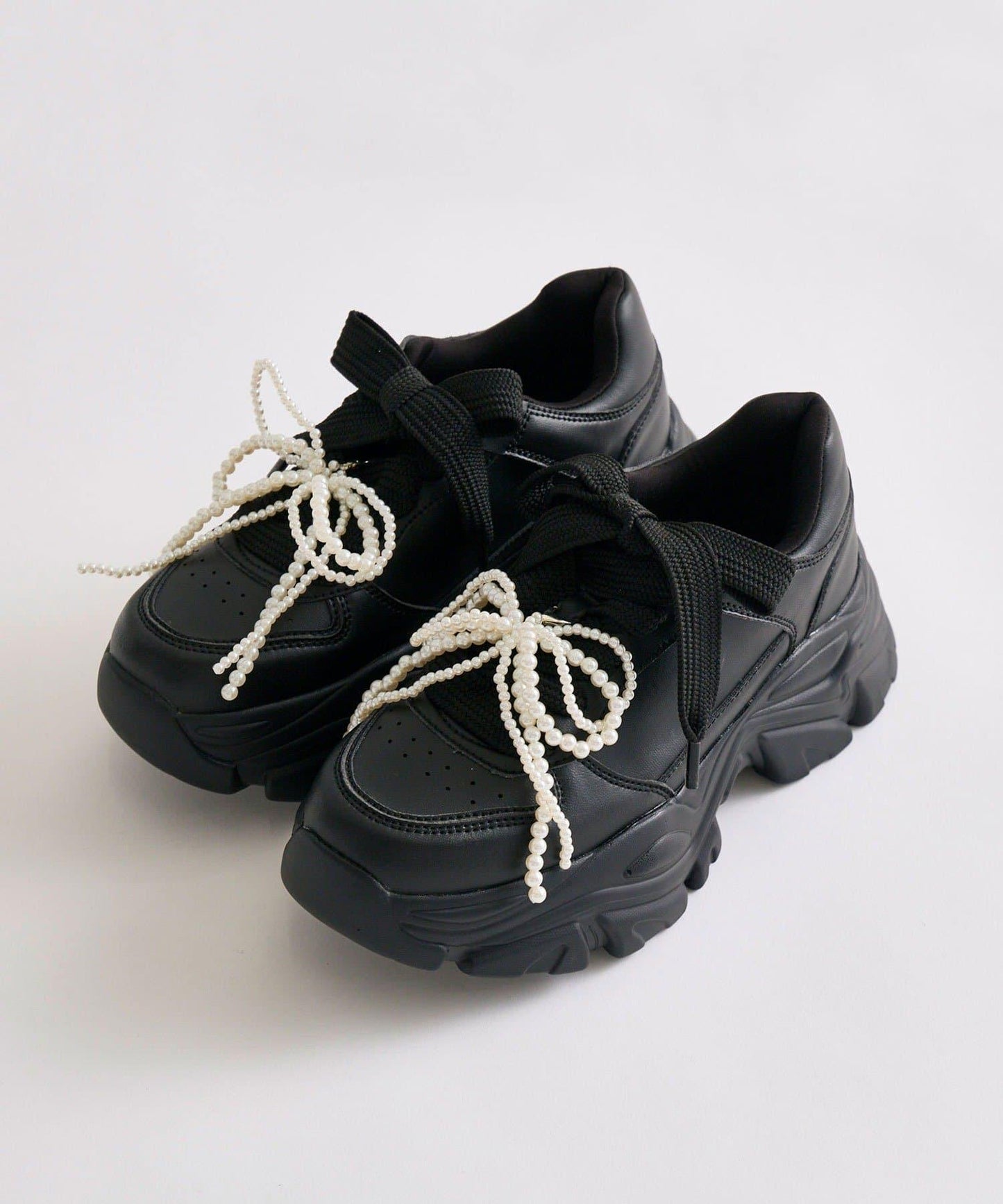 珍珠蝴蝶結掛飾休閒鞋