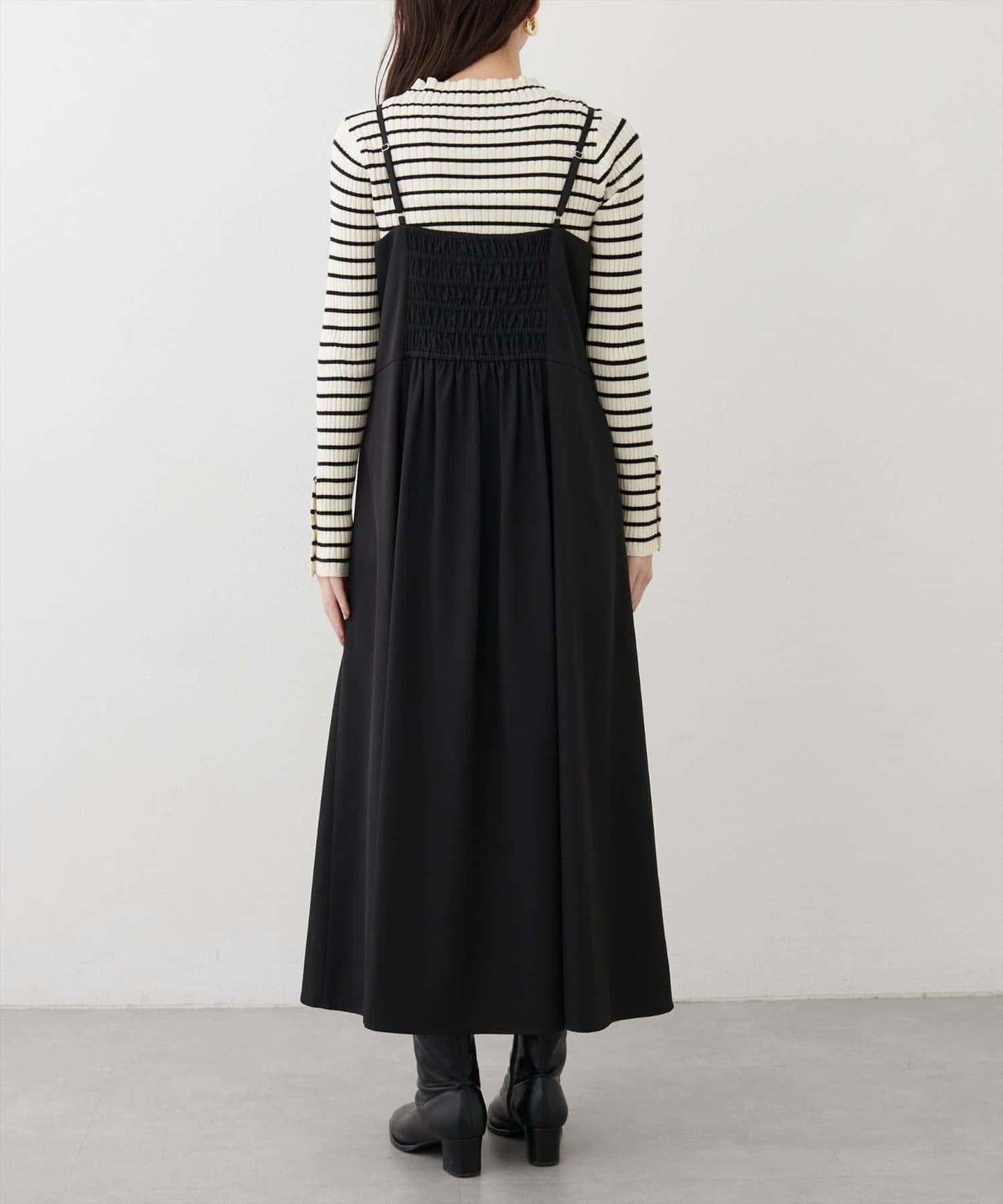 〈osono〉扭結蝴蝶結吊帶連衣裙