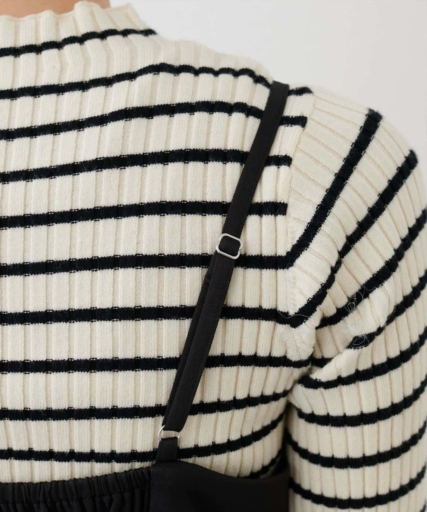 〈osono〉扭結蝴蝶結吊帶連衣裙