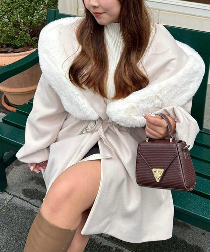 【約會・應援活動也很適合！】毛絨大連帽外套