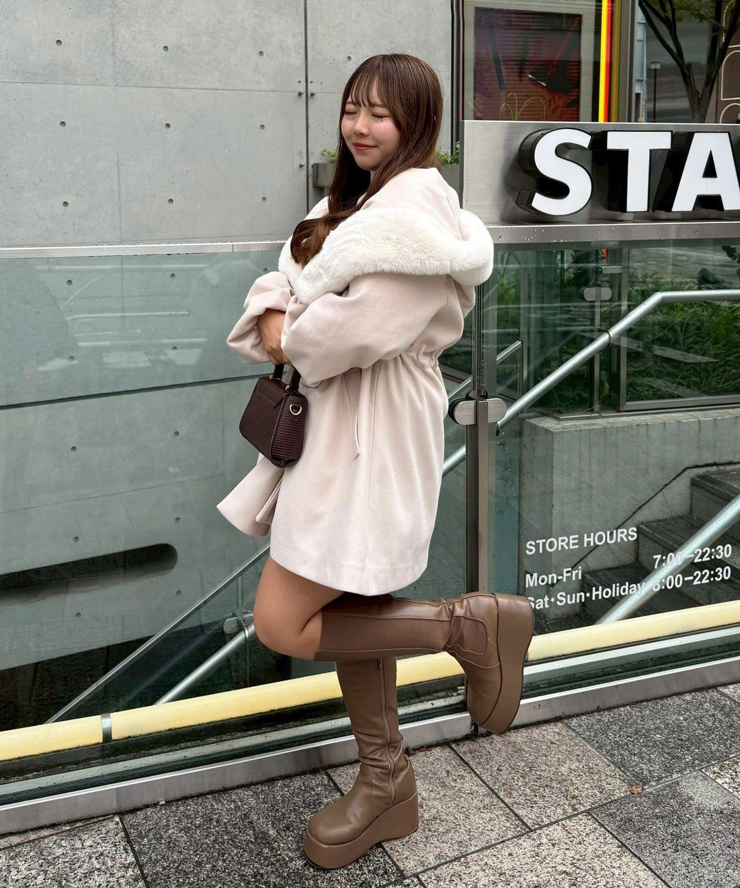 【約會・應援活動也很適合！】毛絨大連帽外套