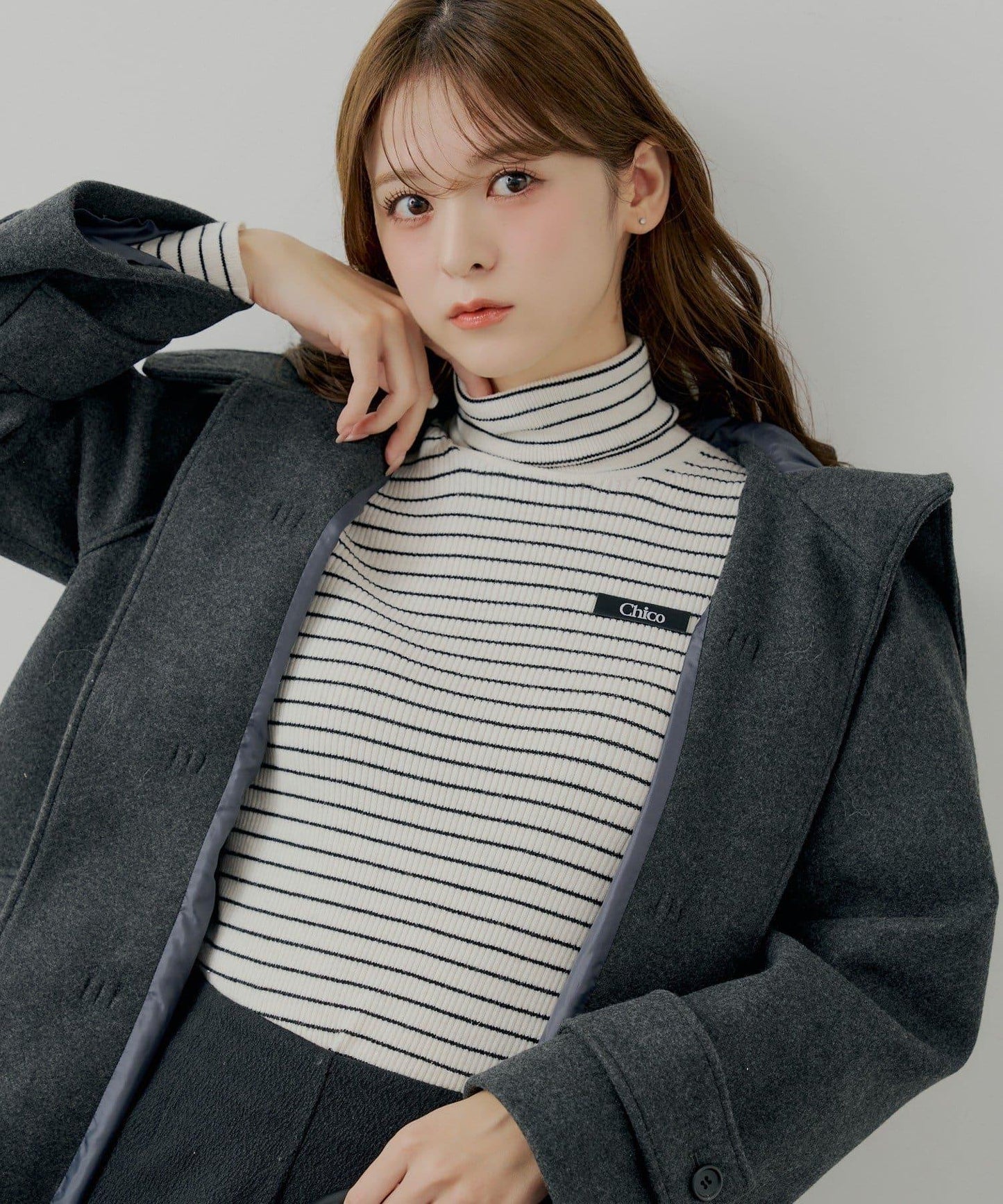 胸前標誌亮片高領針織衫