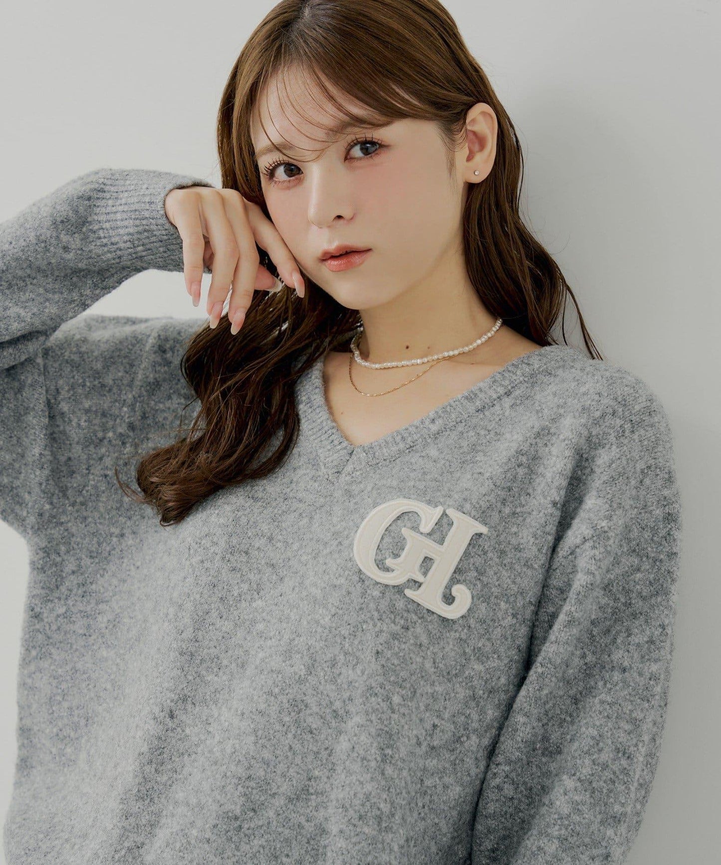 胸部標誌V領寬鬆針織衫