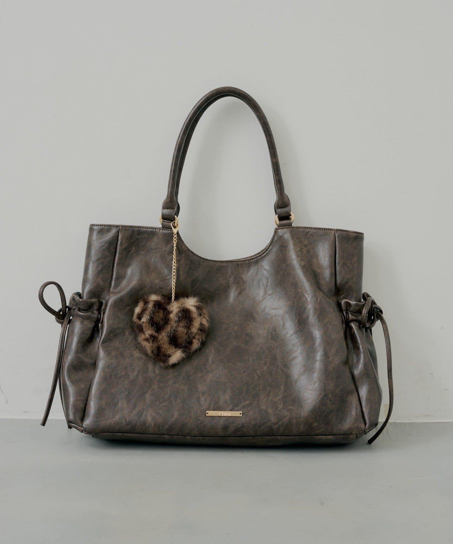 心形毛絨掛飾托特包