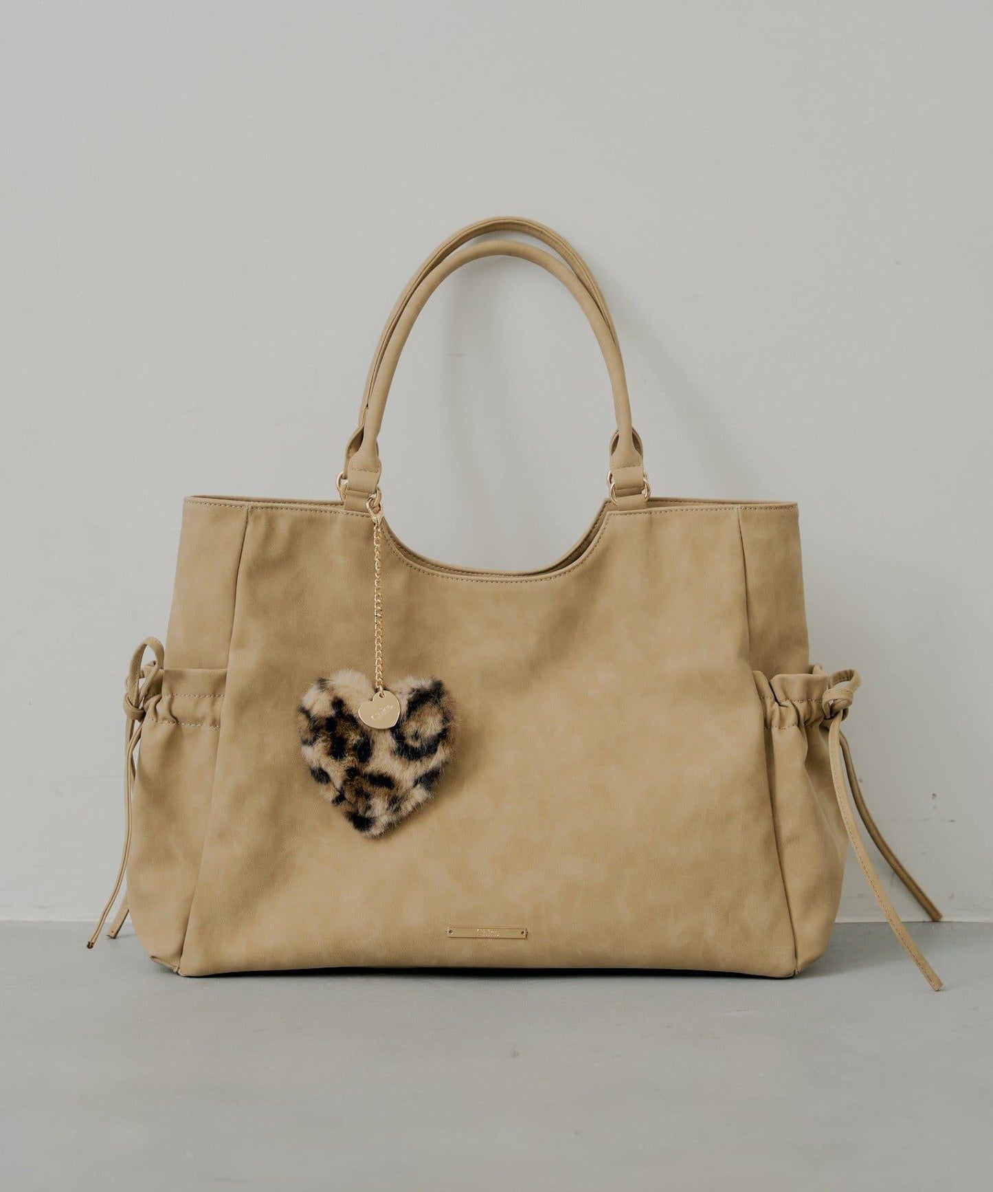 心形毛絨掛飾托特包