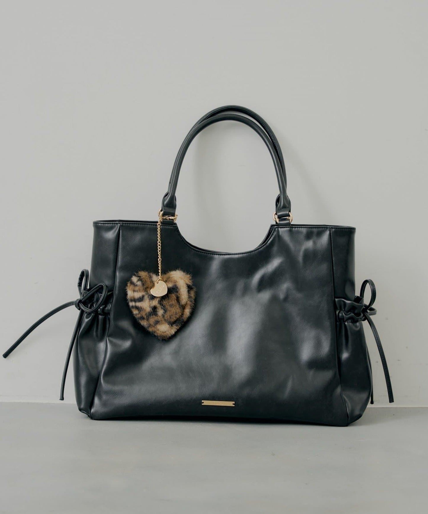 心形毛絨掛飾托特包