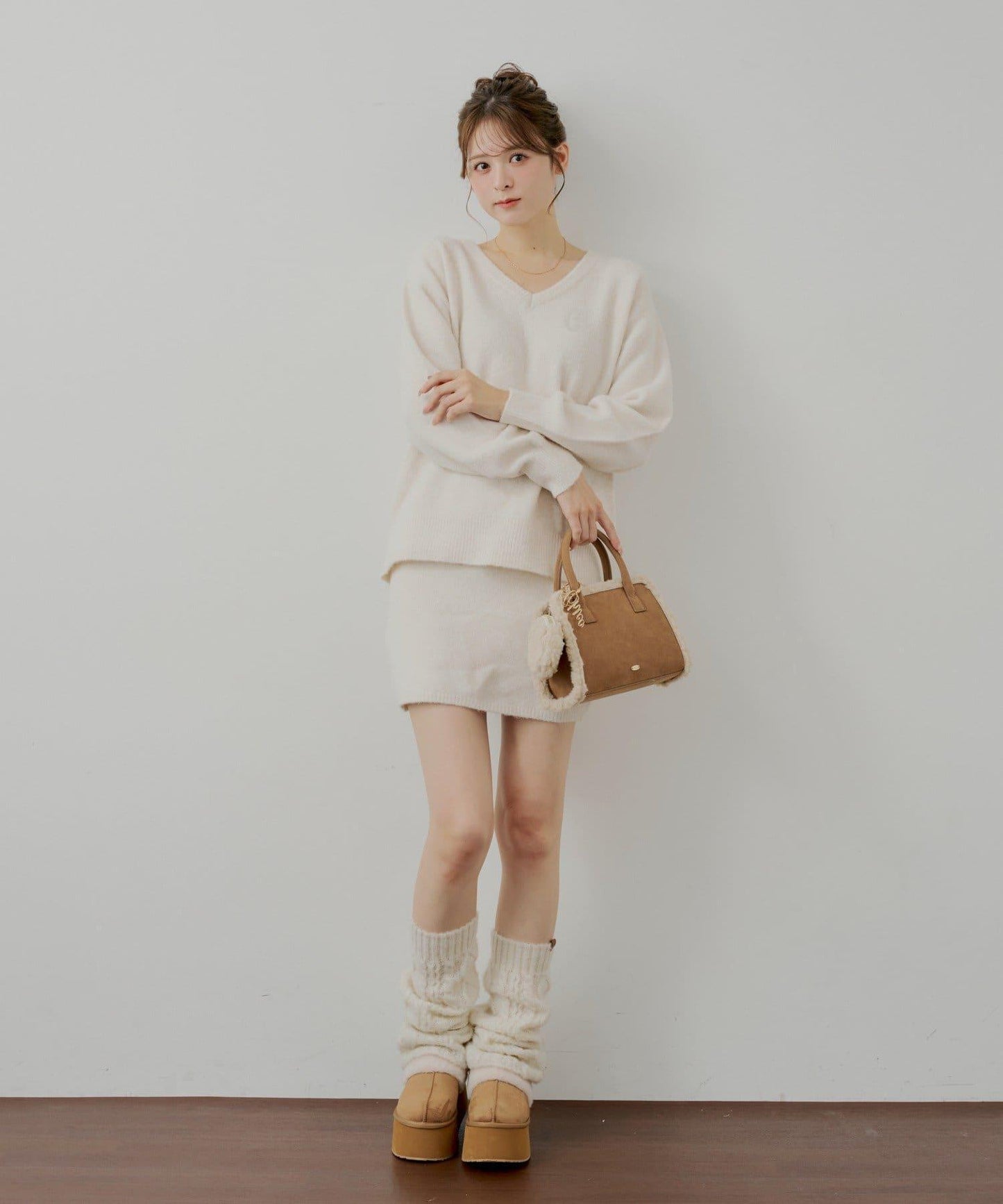 胸部標誌V領寬鬆針織衫