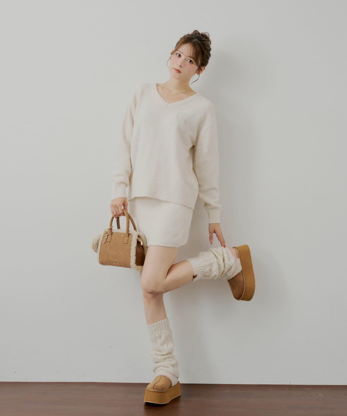 胸部標誌V領寬鬆針織衫