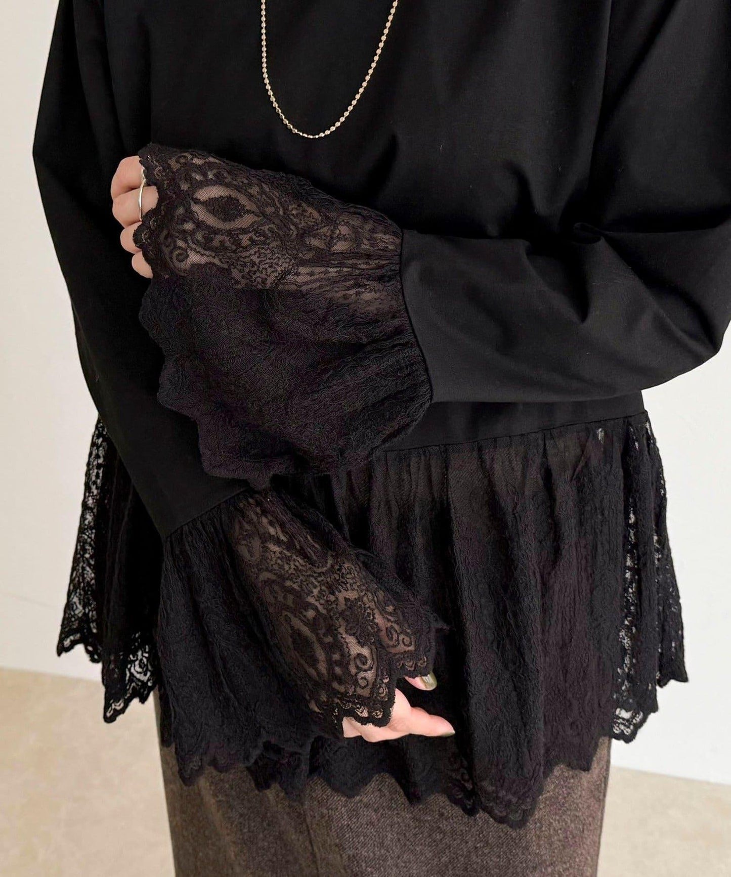 蕾絲拼接長袖T恤