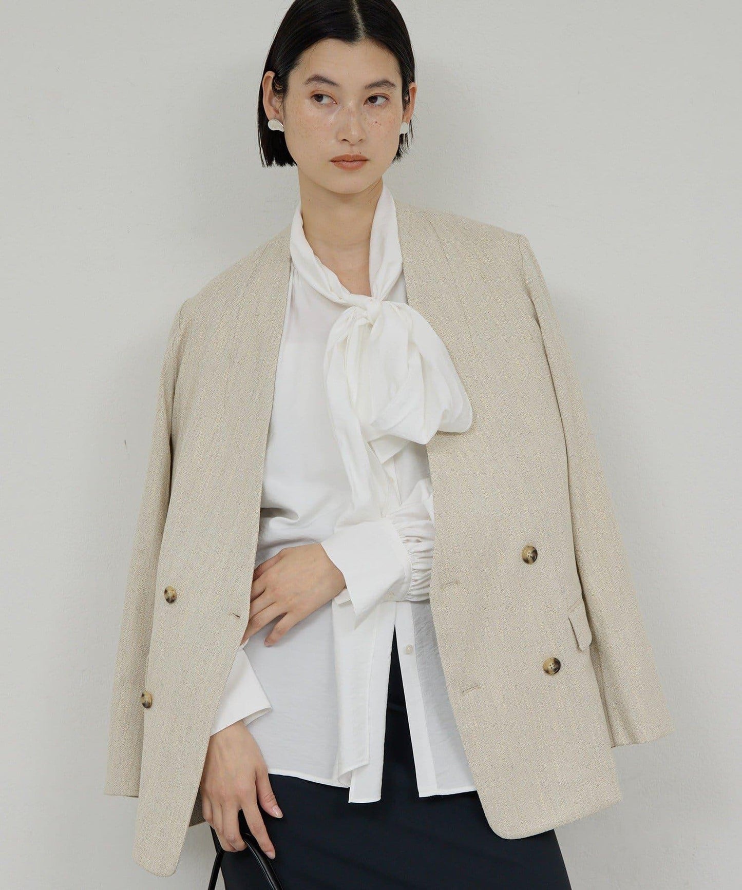 褶皺蝴蝶結領女襯衫