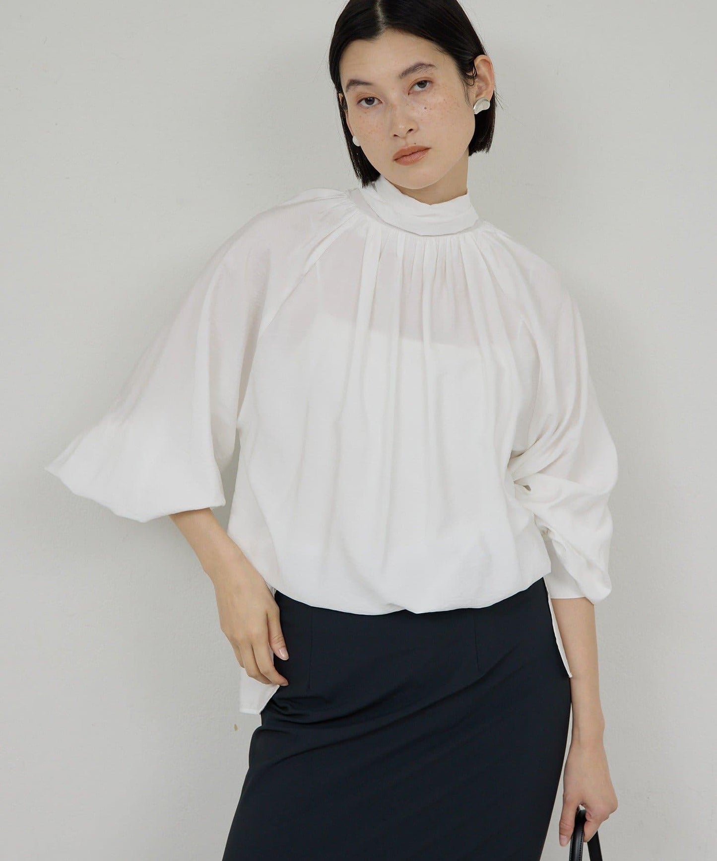 褶皺蝴蝶結領女襯衫