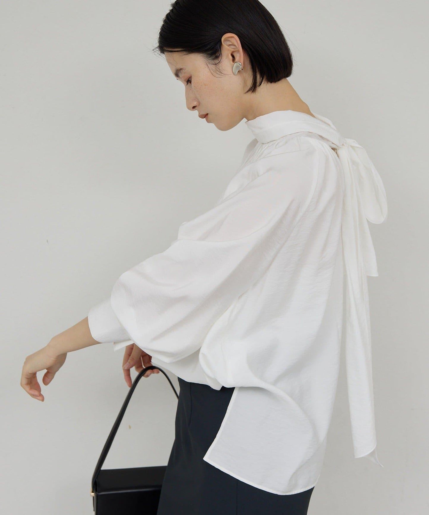 褶皺蝴蝶結領女襯衫