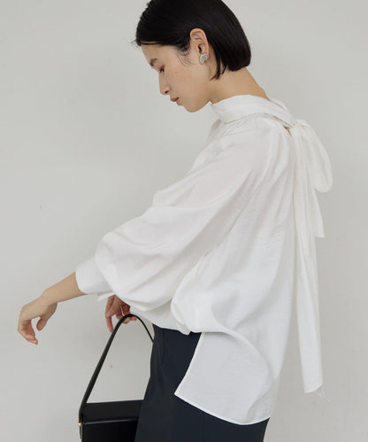 褶皺蝴蝶結領女襯衫