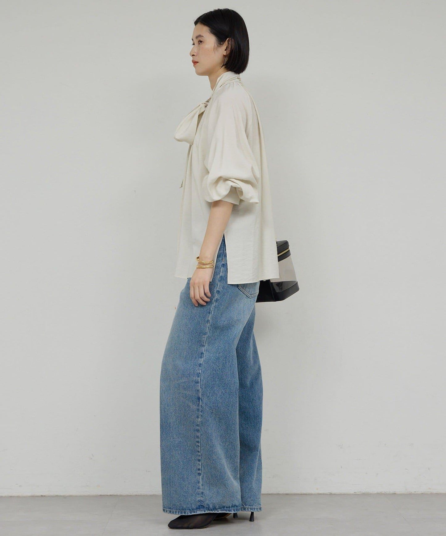 褶皺蝴蝶結領女襯衫