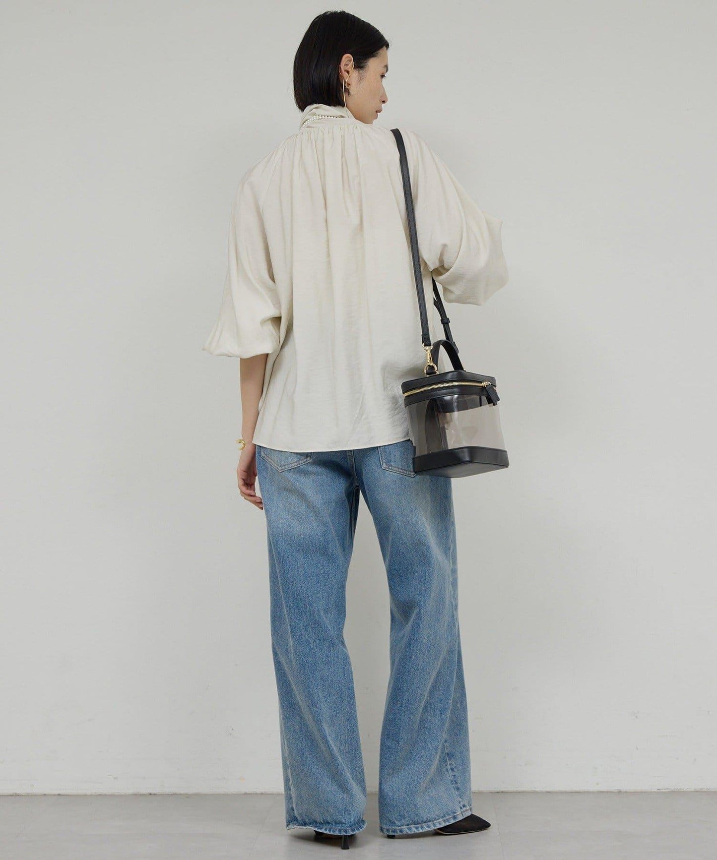 褶皺蝴蝶結領女襯衫