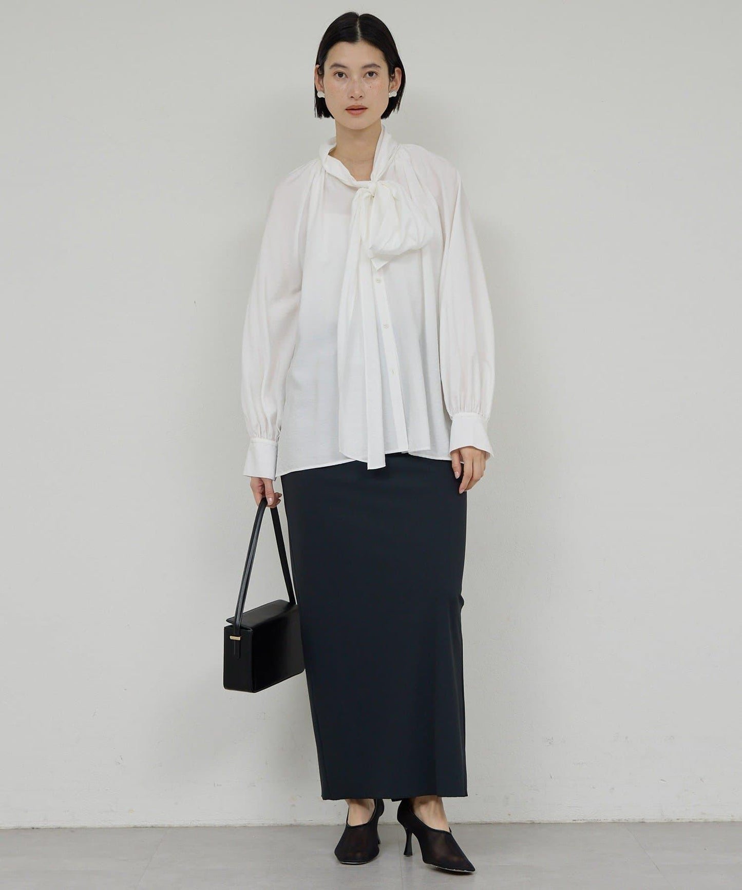 褶皺蝴蝶結領女襯衫