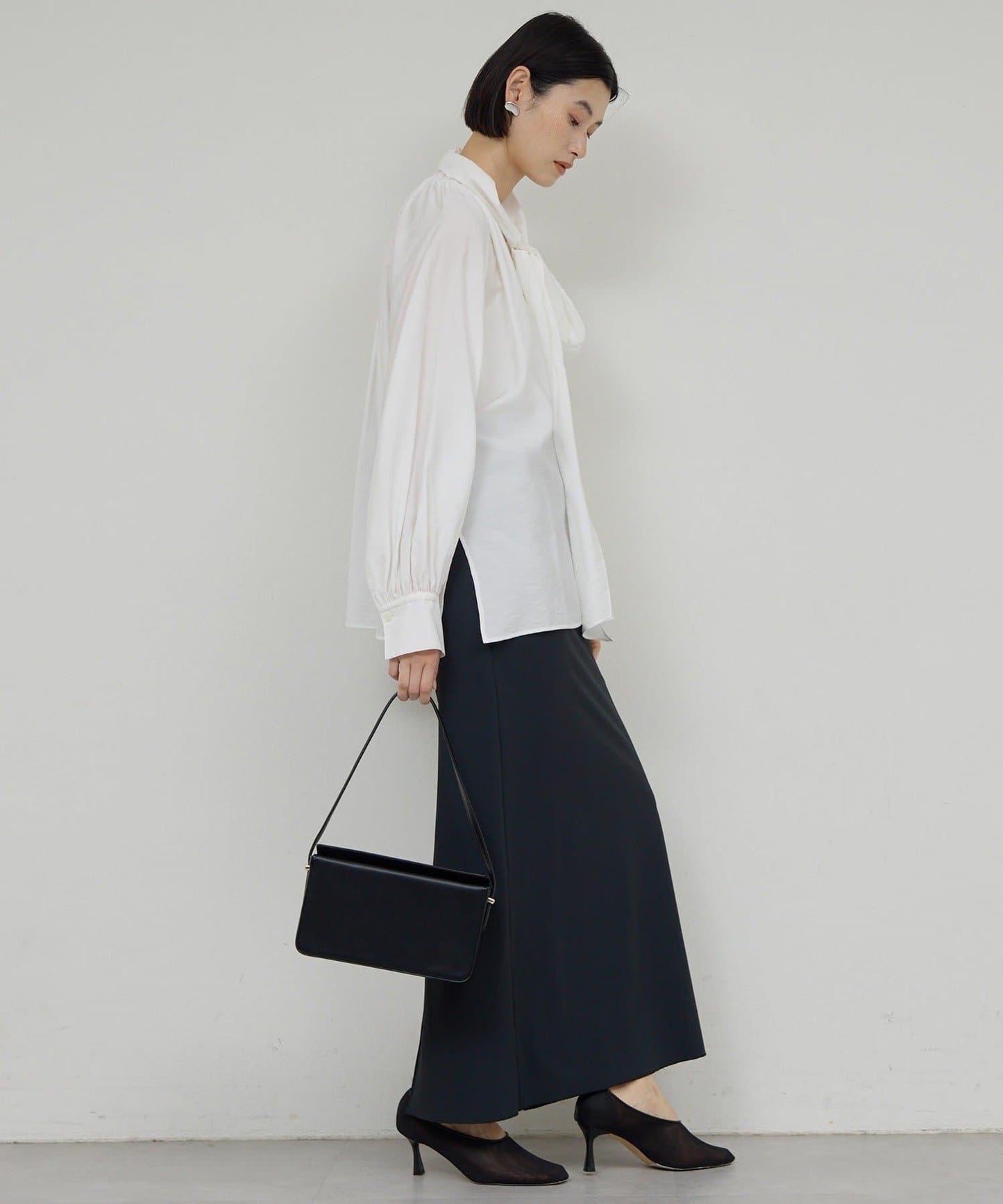 褶皺蝴蝶結領女襯衫