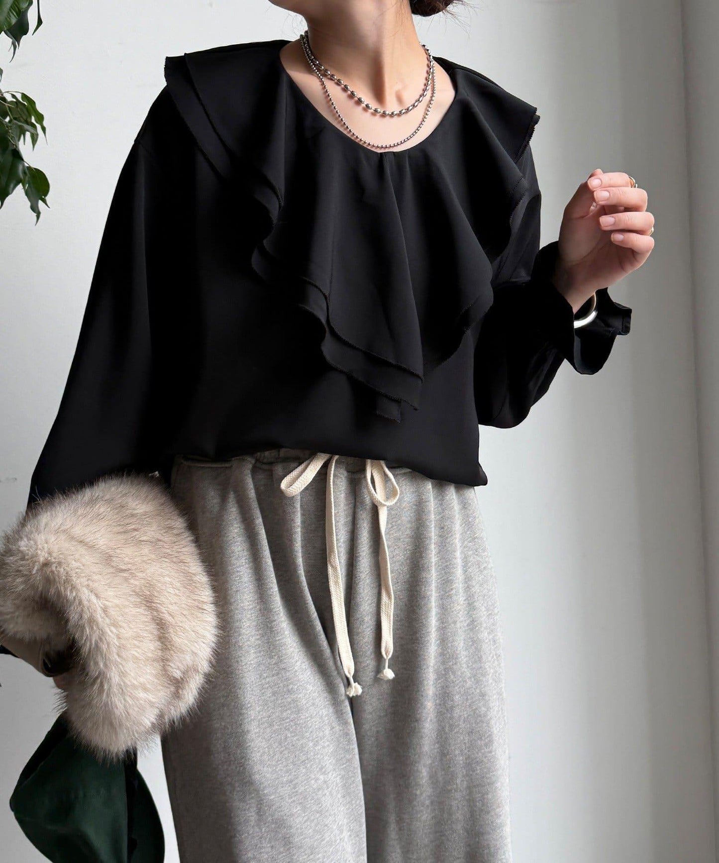 【WEB限定】ピコフリルカラーブラウス