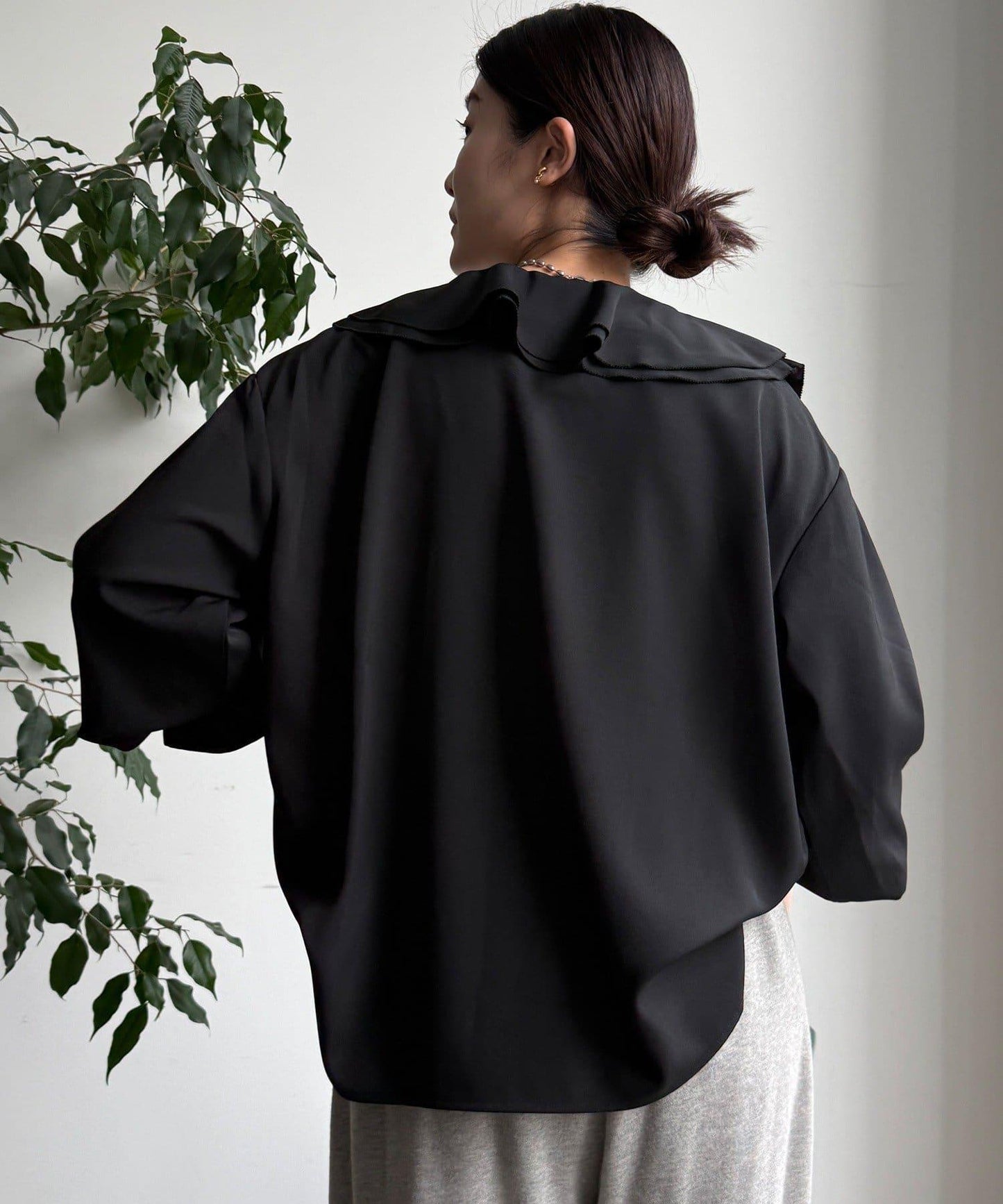 【WEB限定】ピコフリルカラーブラウス