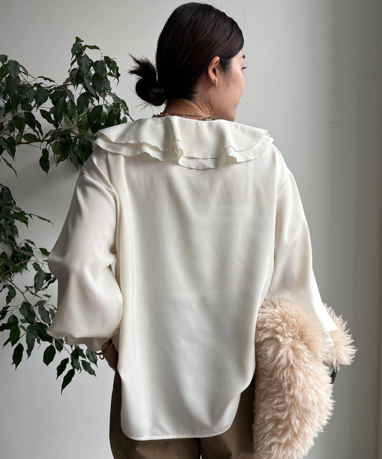 【WEB限定】ピコフリルカラーブラウス