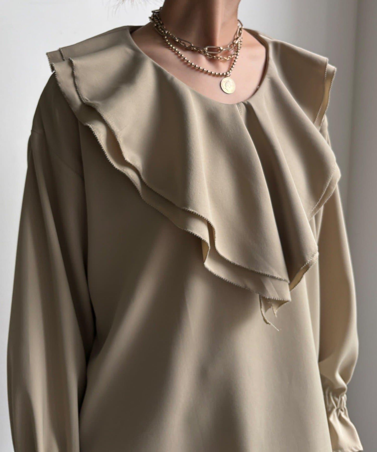 【WEB限定】ピコフリルカラーブラウス