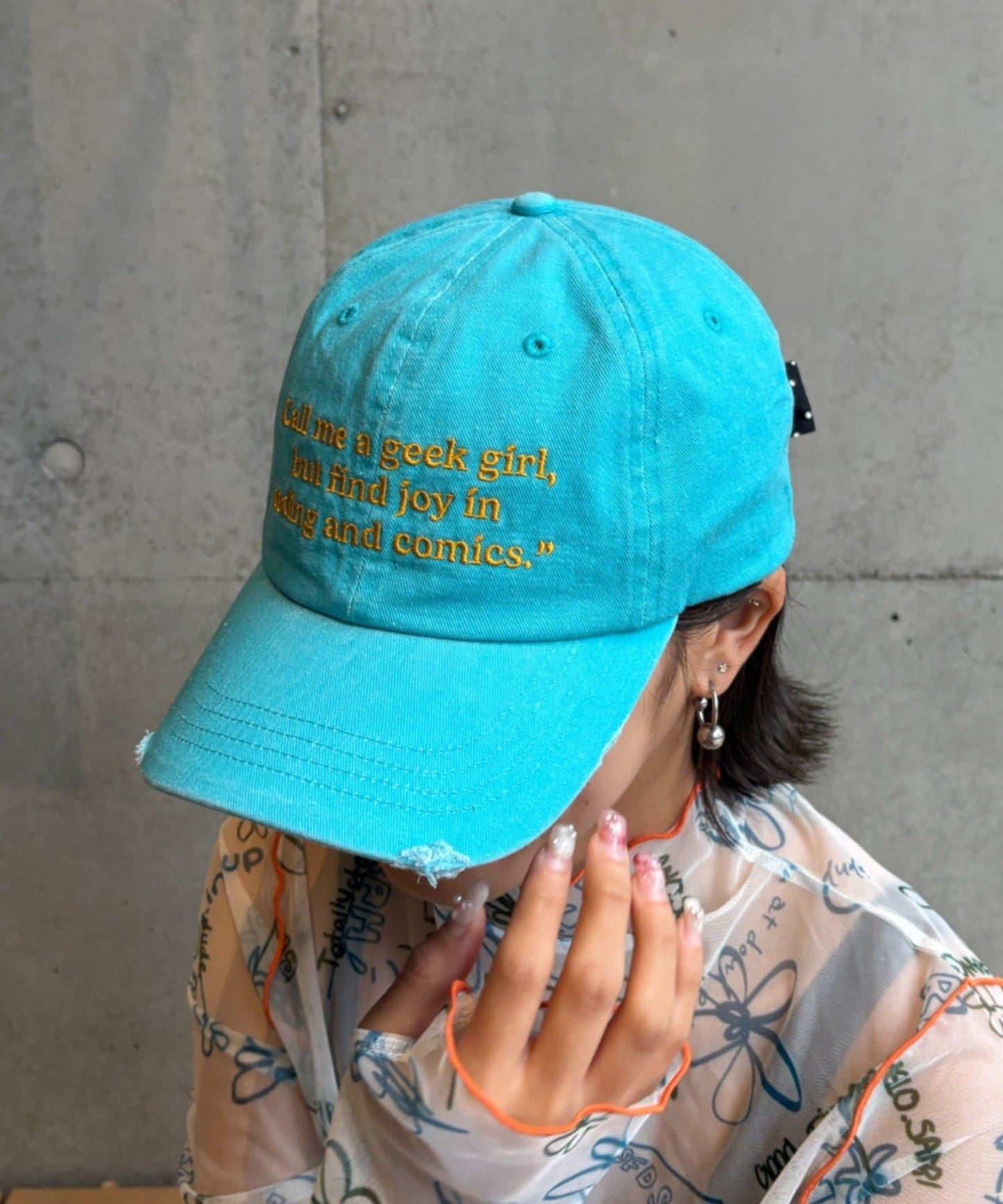 ★【HELLO.SANFRANCISCO/ハローサンフランシスコ】メッセージロゴ刺繍リボンキャップ