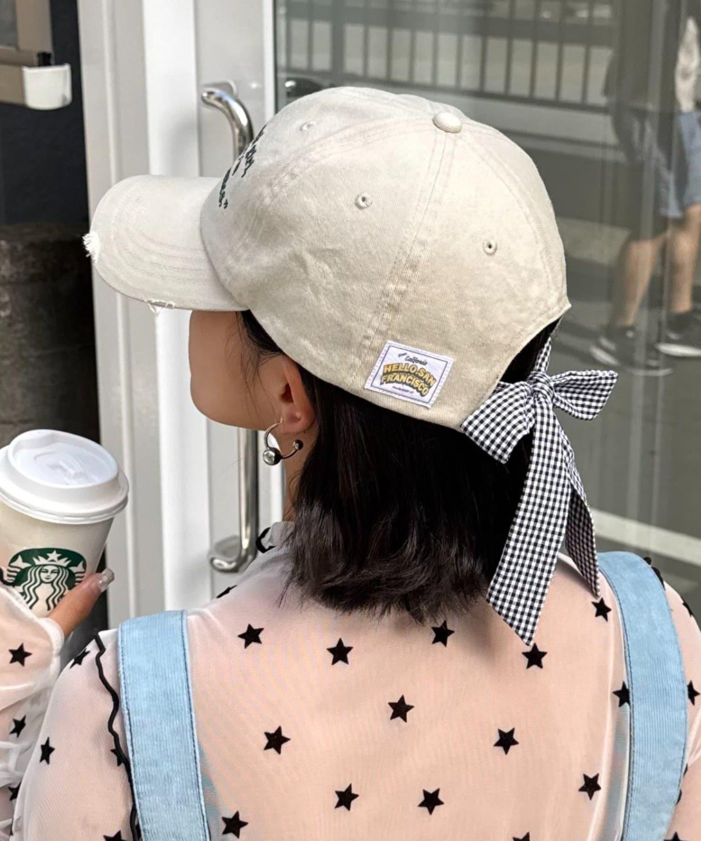 ★【HELLO.SANFRANCISCO/ハローサンフランシスコ】メッセージロゴ刺繍リボンキャップ