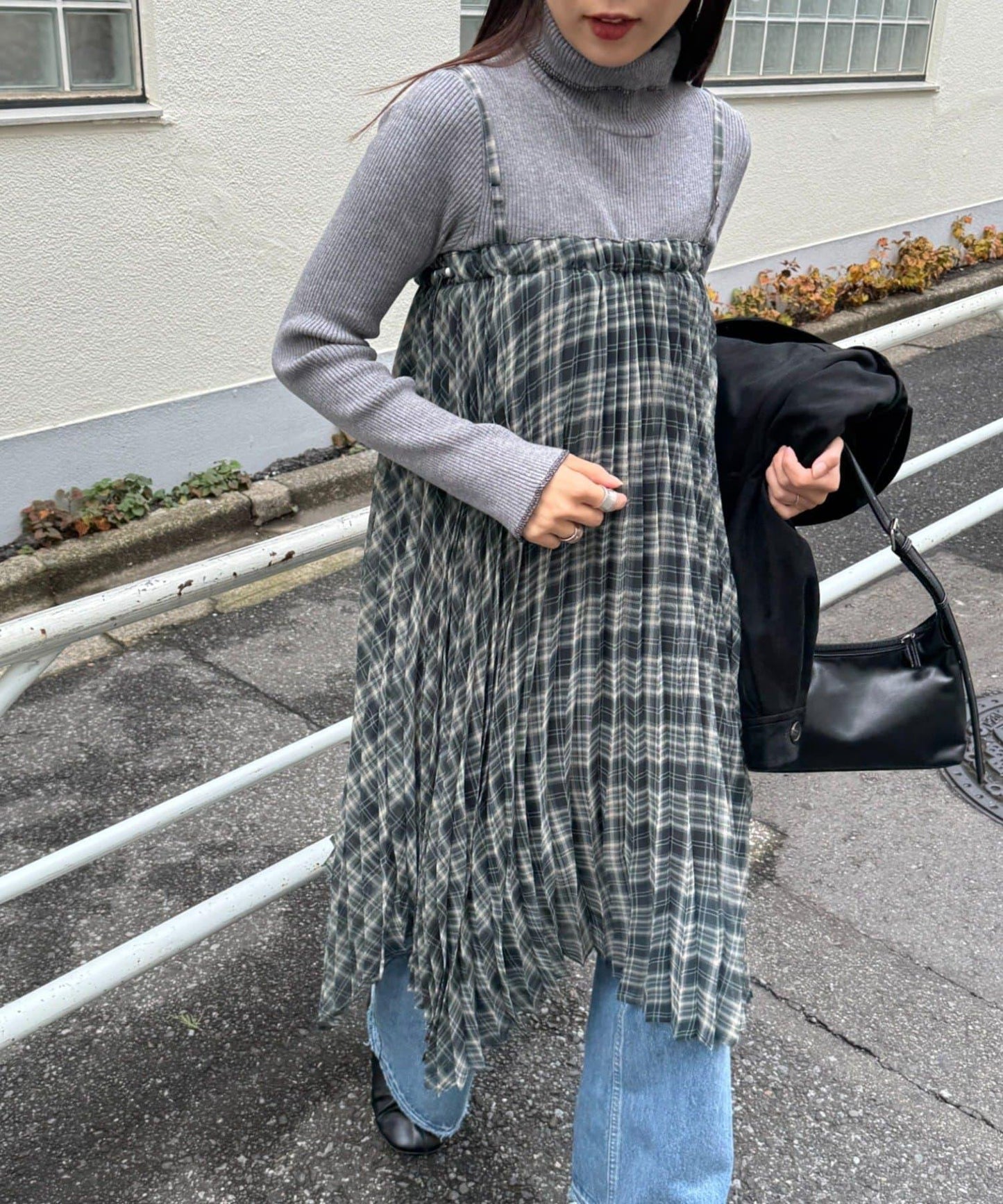 【也可作長款上衣】2WAY不規則下襬百褶格紋裙