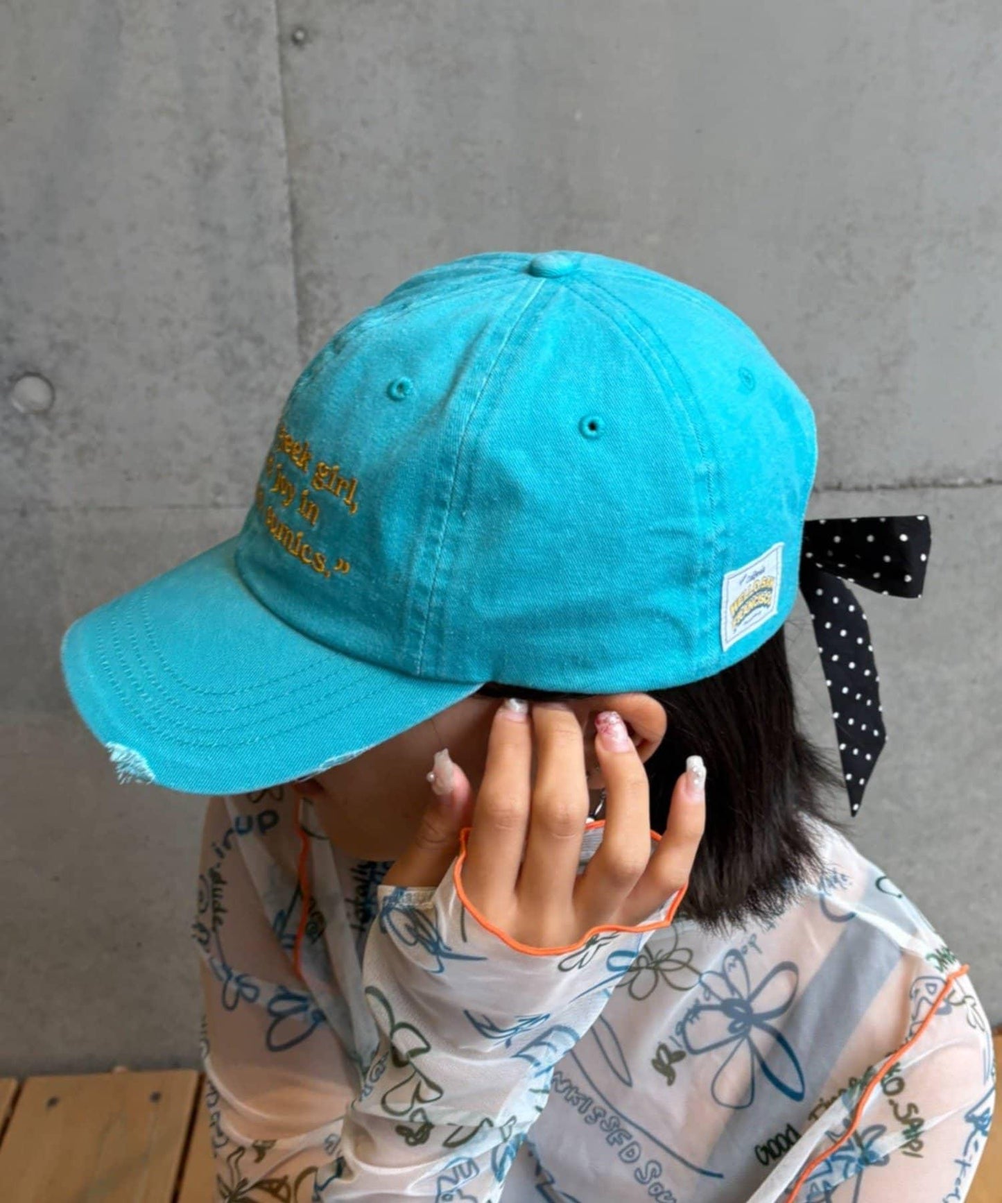 ★【HELLO.SANFRANCISCO/ハローサンフランシスコ】メッセージロゴ刺繍リボンキャップ