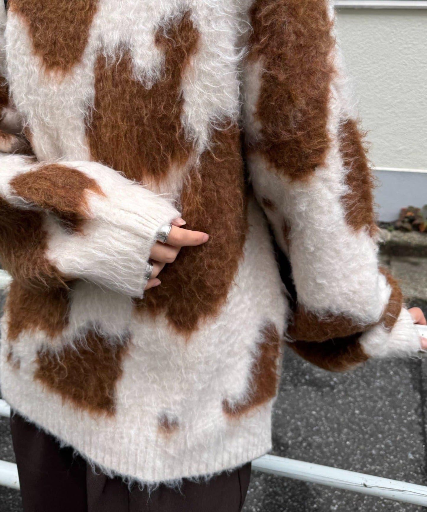 動物紋長毛針織衫