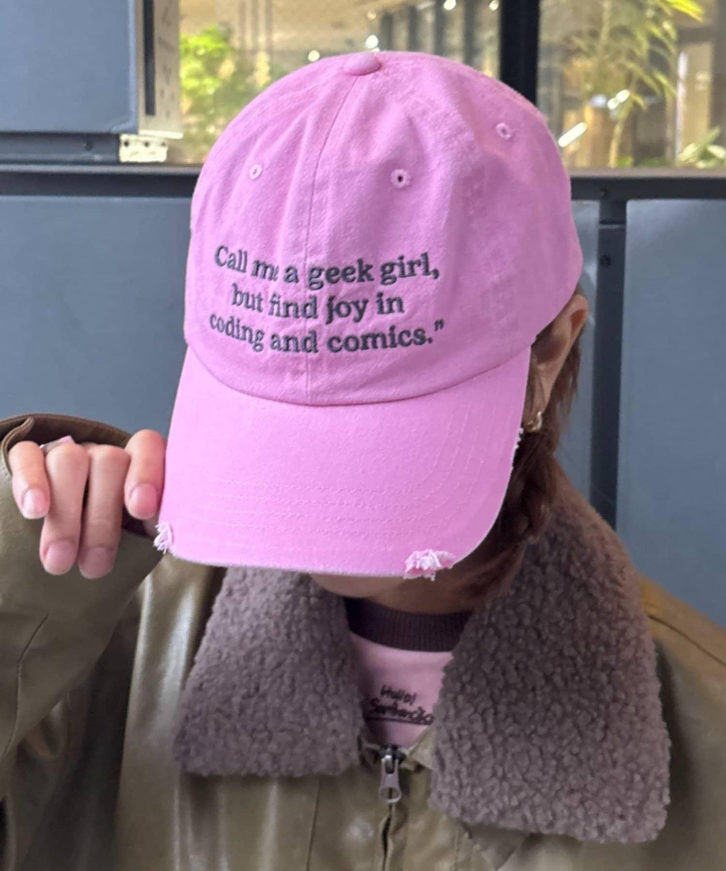 ★【HELLO.SANFRANCISCO/ハローサンフランシスコ】メッセージロゴ刺繍リボンキャップ