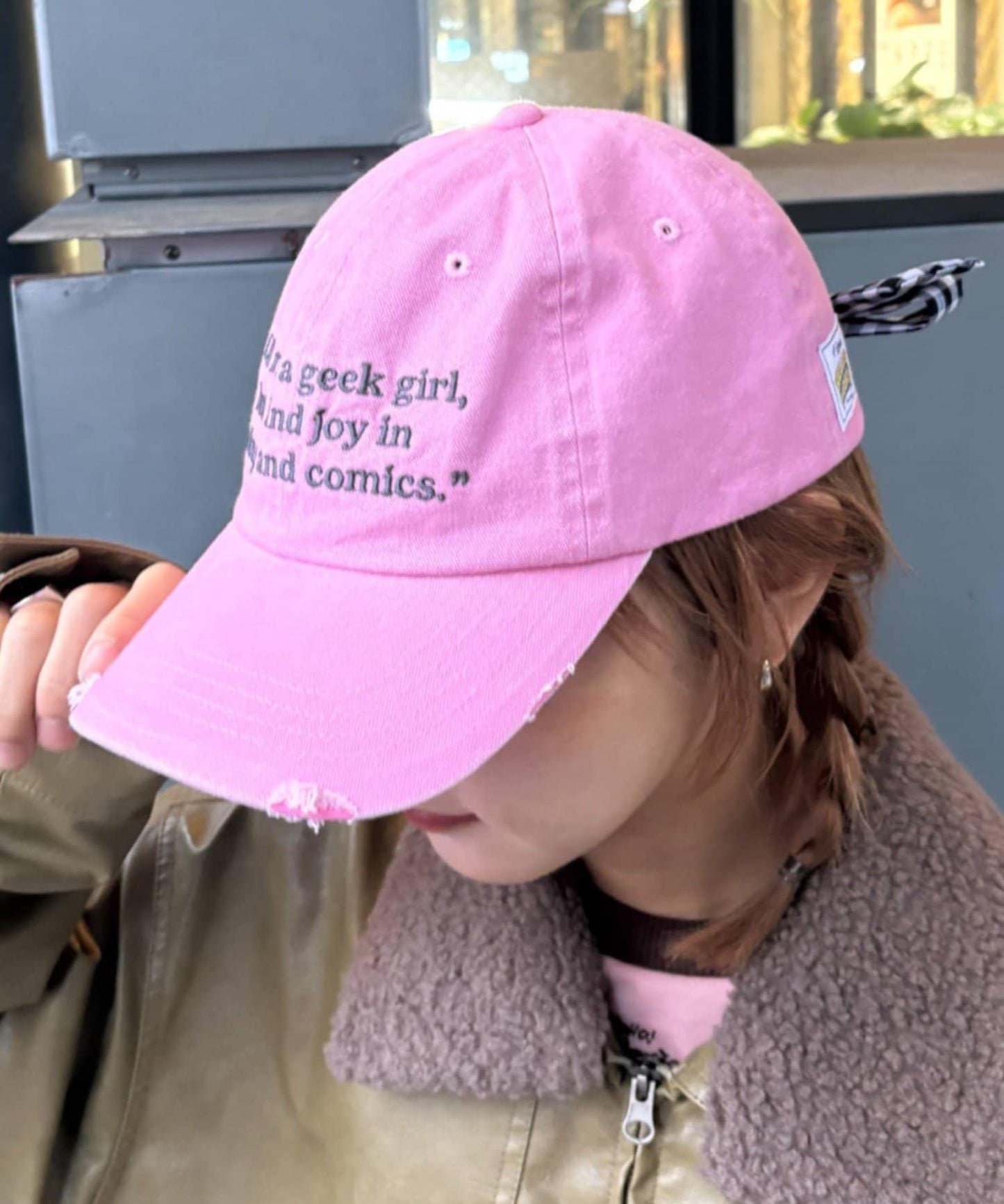 ★【HELLO.SANFRANCISCO/ハローサンフランシスコ】メッセージロゴ刺繍リボンキャップ