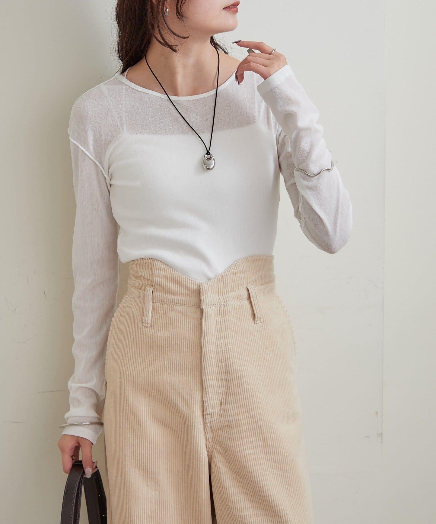 帶飾牌圓領長袖T恤