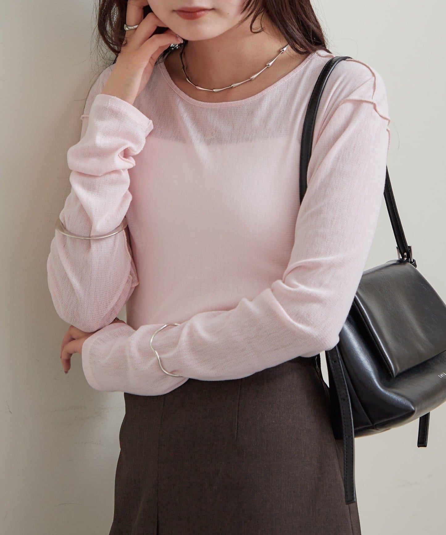 帶飾牌圓領長袖T恤