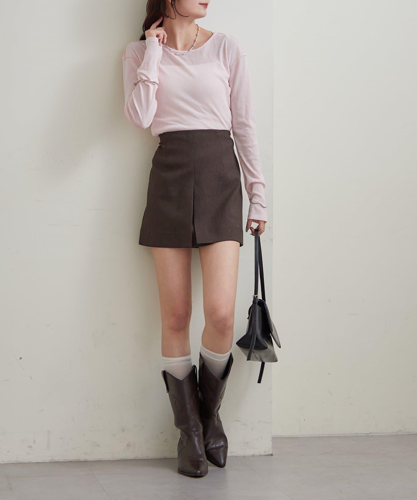 帶飾牌圓領長袖T恤