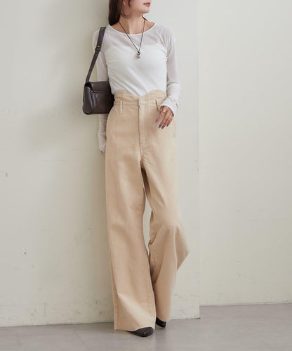 帶飾牌圓領長袖T恤