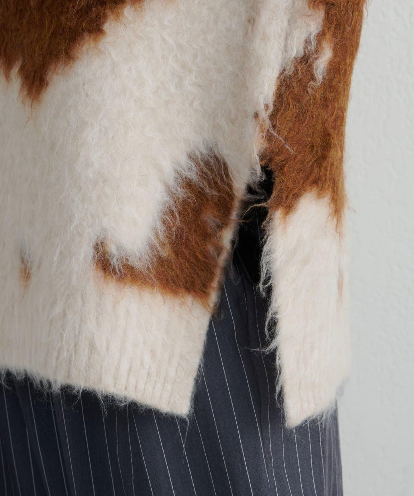 動物紋長毛針織衫