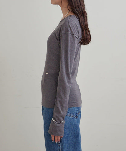 帶飾牌圓領長袖T恤