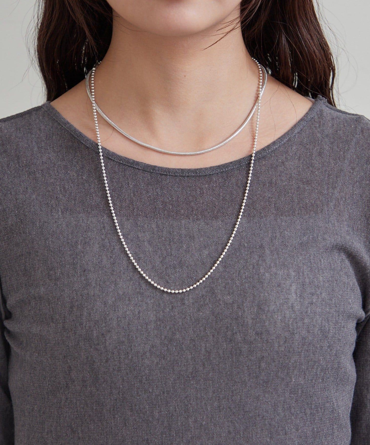 帶飾牌圓領長袖T恤