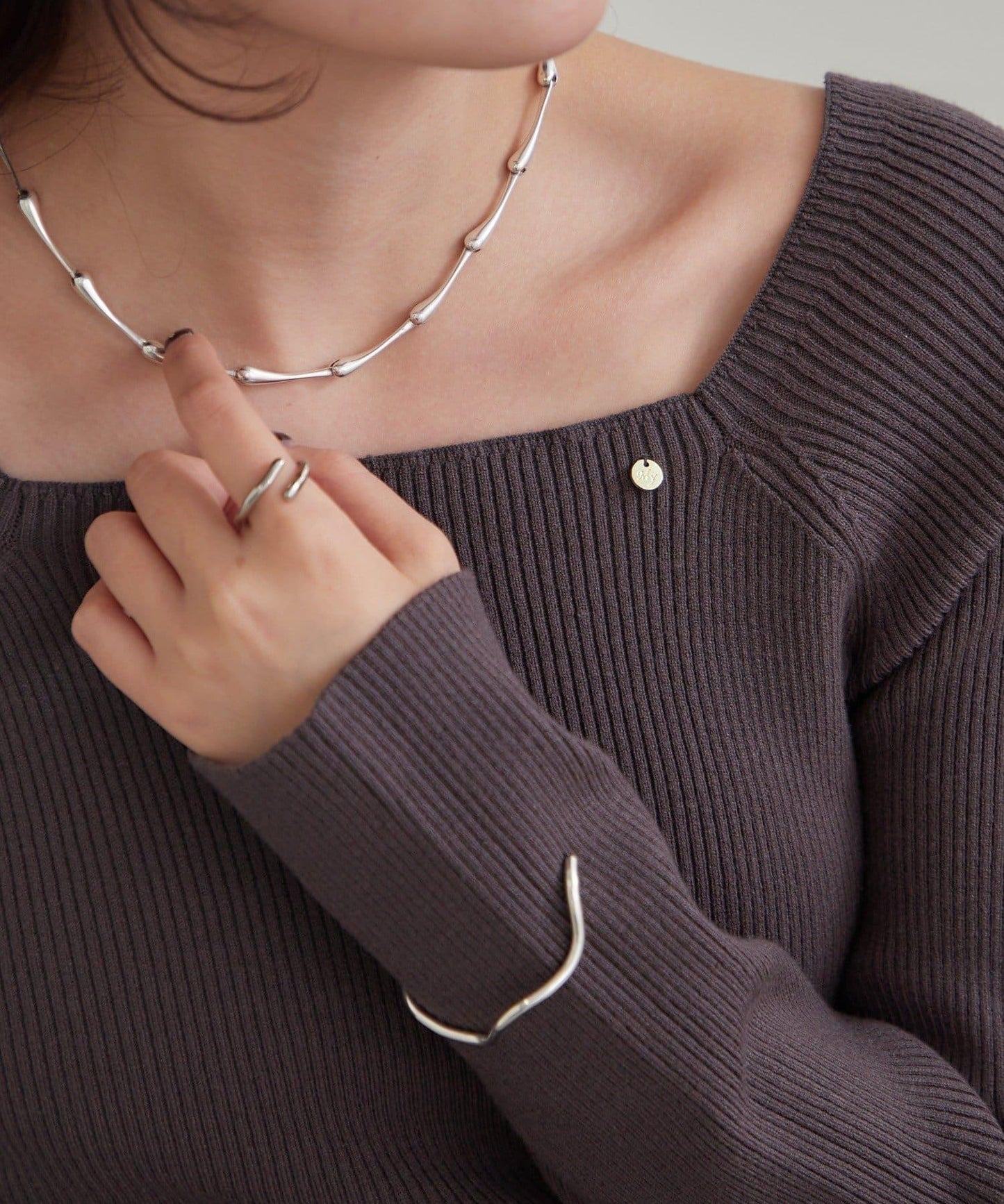 方領羅紋針織衫