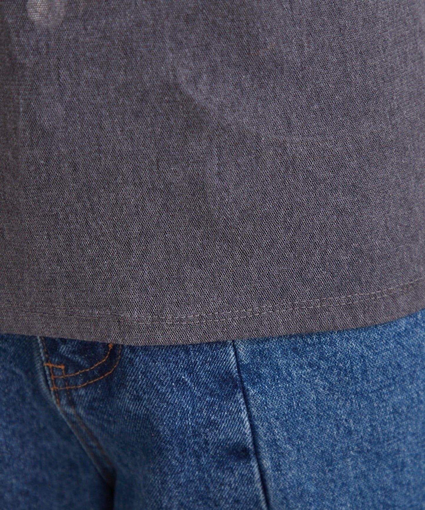 帶飾牌圓領長袖T恤