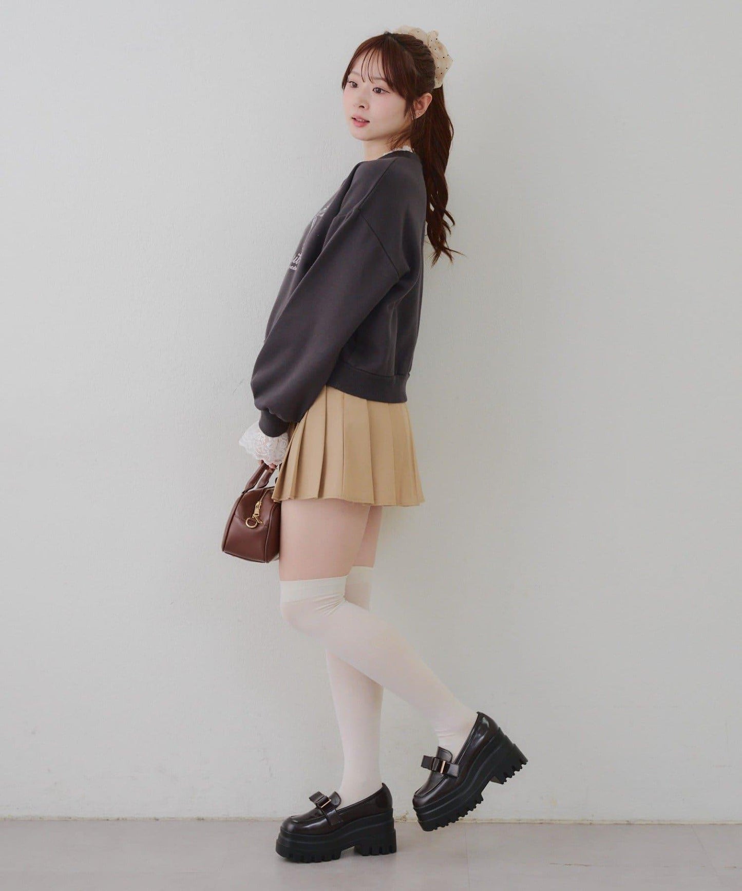 【RMAF】蕾絲裝飾寶石衛衣