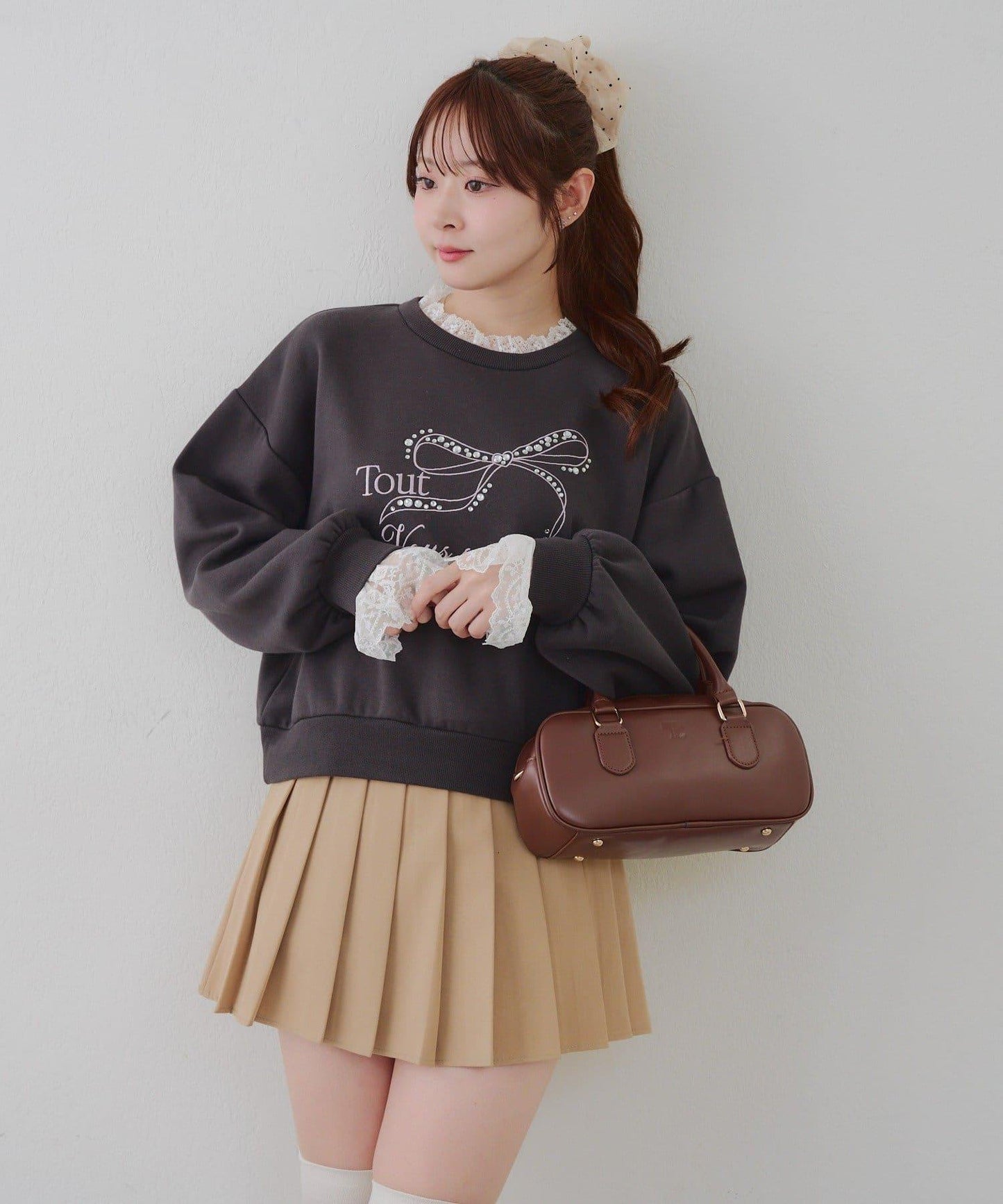 【RMAF】蕾絲裝飾寶石衛衣