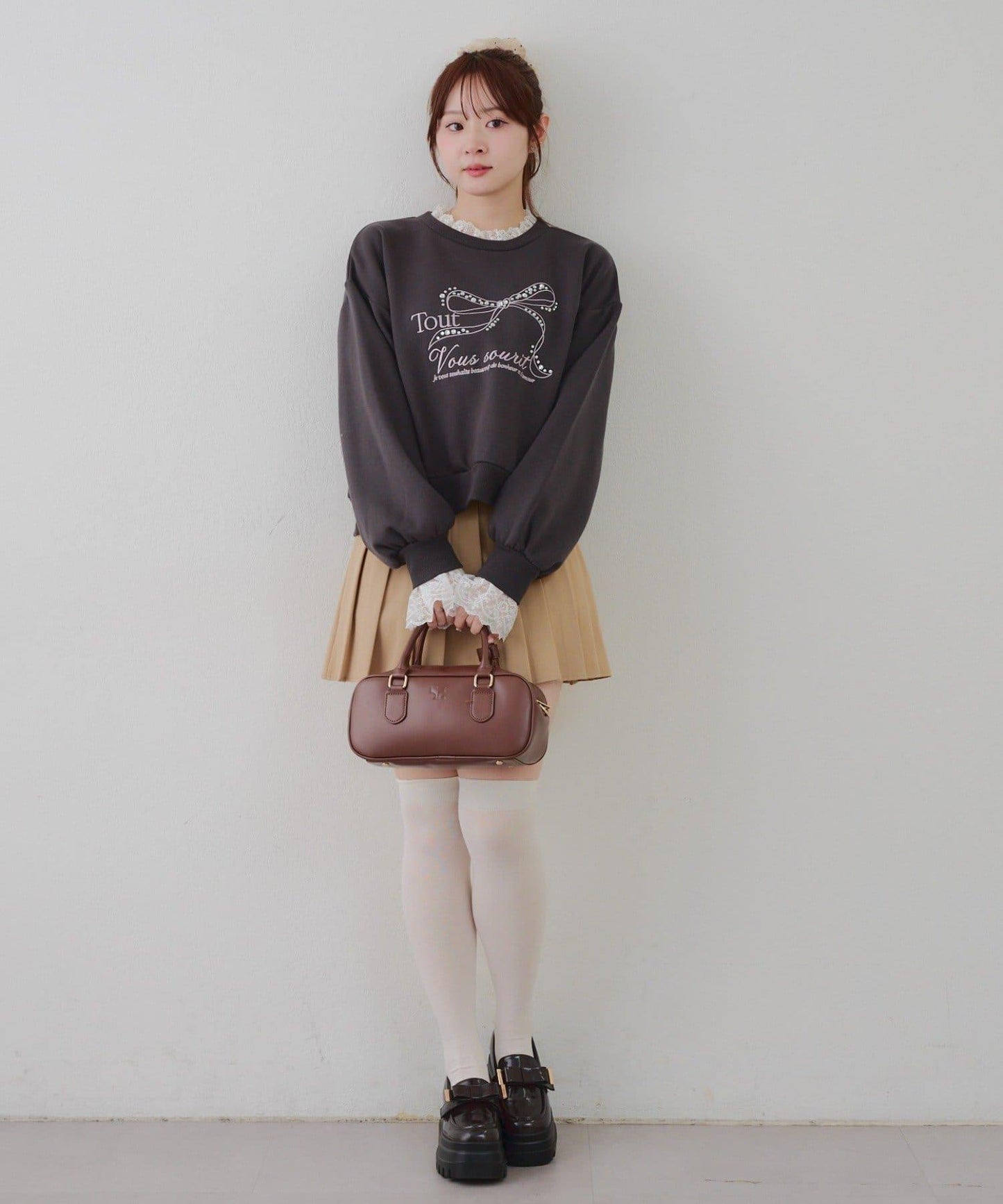 【RMAF】蕾絲裝飾寶石衛衣