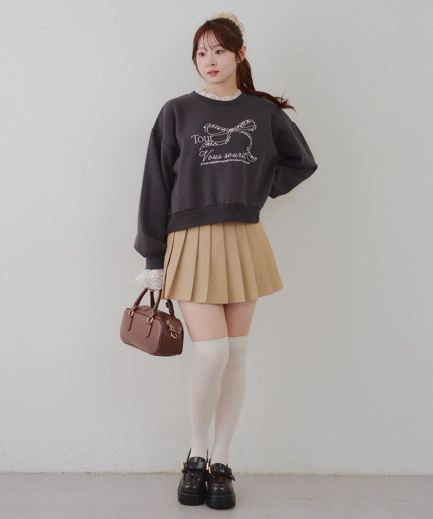 【RMAF】蕾絲裝飾寶石衛衣