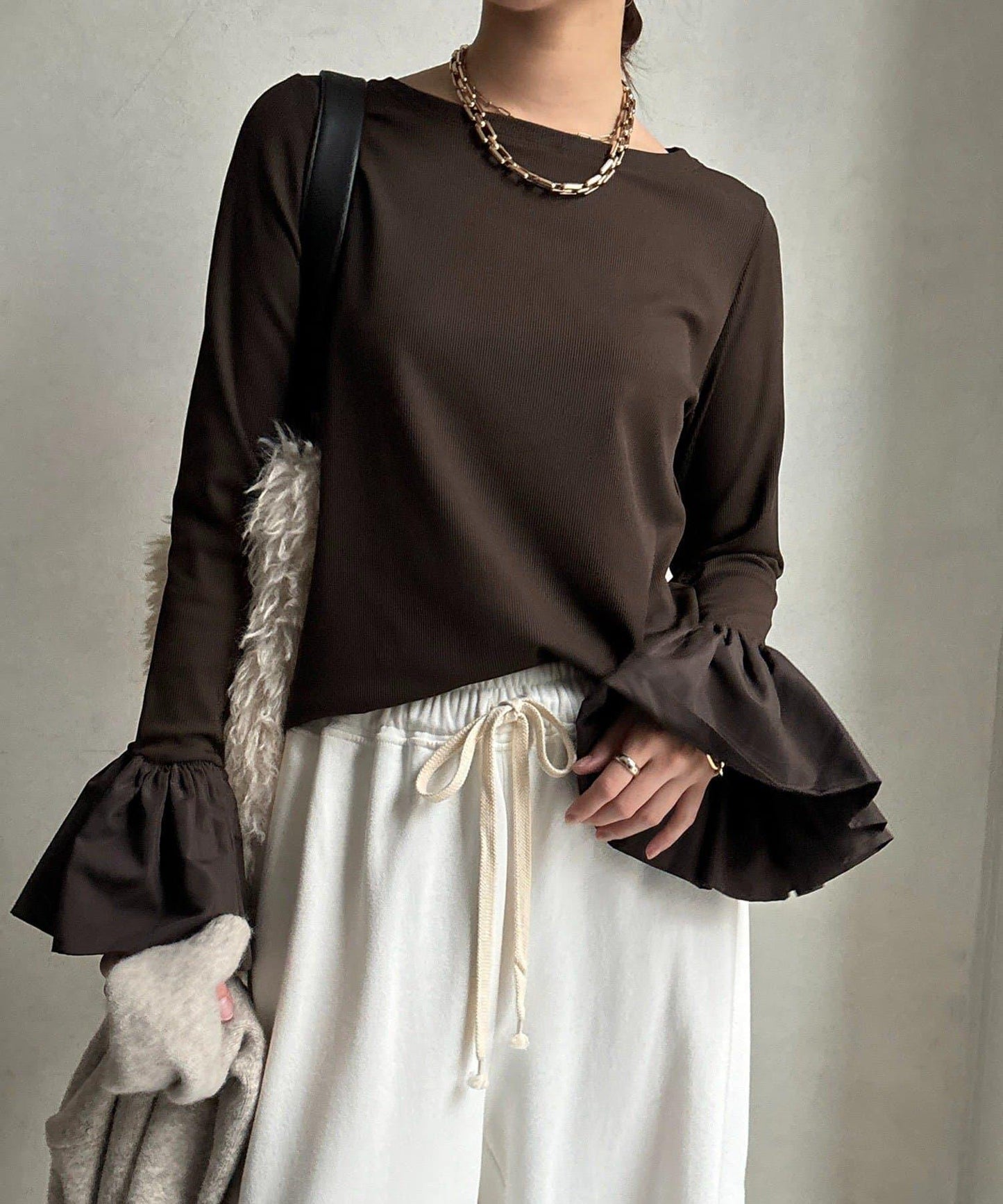 泡泡袖羅紋上衣